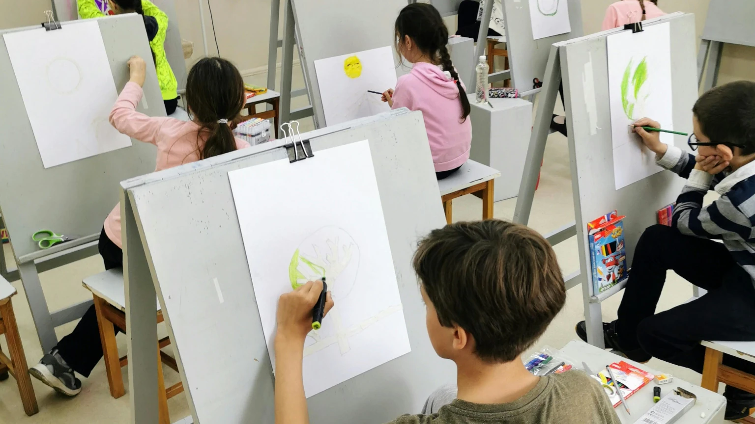 El arte debe ser curricular o extracurricular El arte debe ser curricular o extracurricular